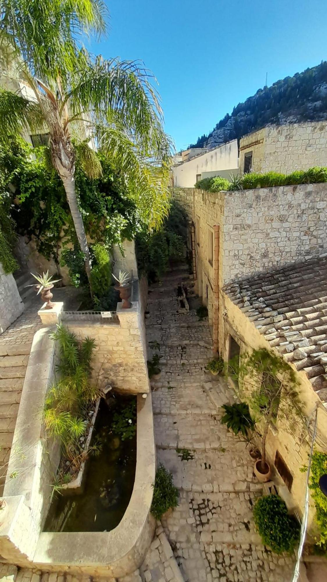 Вилла Borgo Hedone Шикли Экстерьер фото